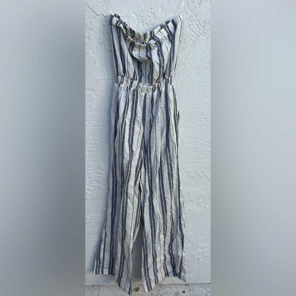 Cute striped strapless linen jumpsuit 💙